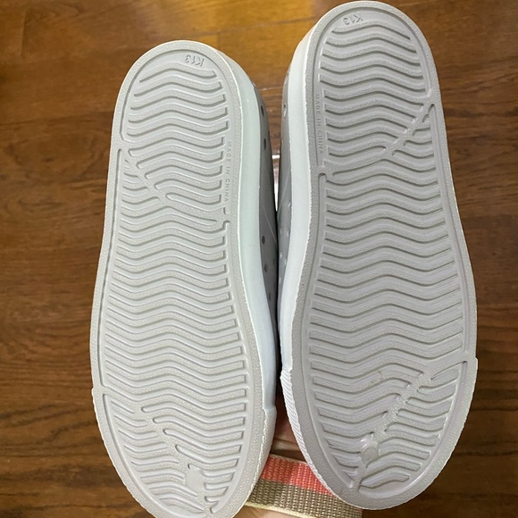 Naive-like Brand New Slip Ons - Picture 2 of 2